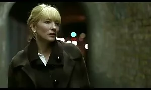 Ha guadagnato i soldi nuda davanti alla film erotico lesbo telecamera.