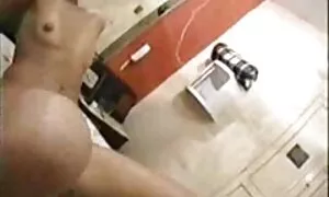 Un collega ha pagato video erotico hard i soldi per pagare sua moglie.