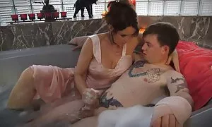 A braccia video amatoriali privati gratis aperte per una bambina